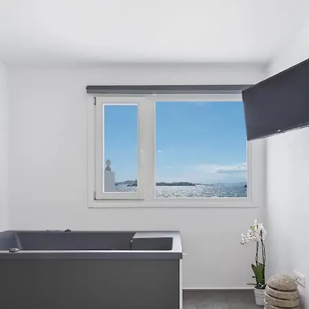 Apartment σουίτα με θέα στη θάλασσα και εσωτερικό τζακούζι Mykonos Town