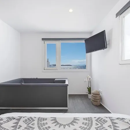 Apartment σουίτα με θέα στη θάλασσα και εσωτερικό τζακούζι Mykonos Town